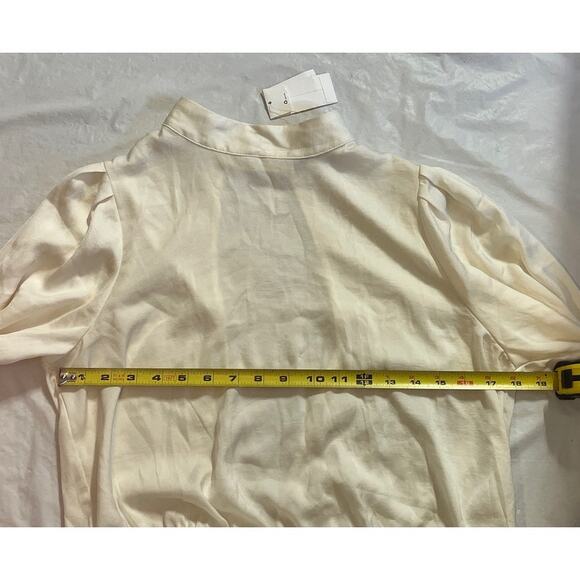 Banana Republic Mock Neck Open Back Top Blouse - Cream - Size: M -Excellent - Picture 9 of 10